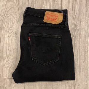 Levi men’s black denim jeans size 34.